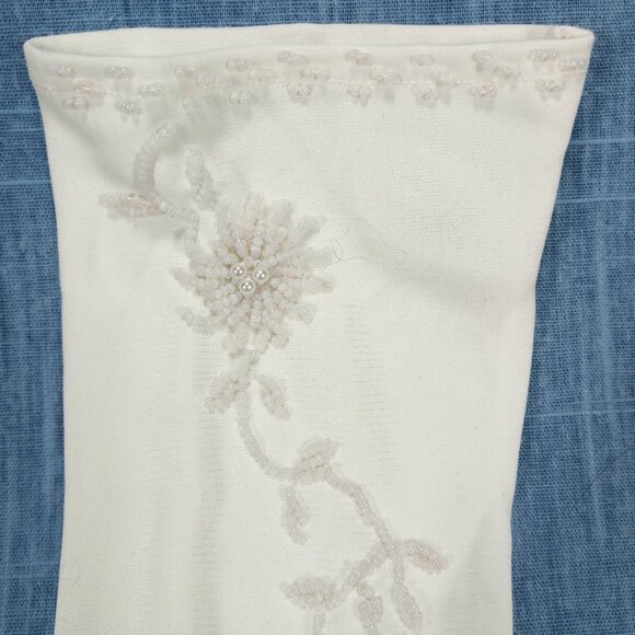 1940s White Mid Length Gloves with White Beaded Floral Detail by Harilela's - Picture 2 of 7